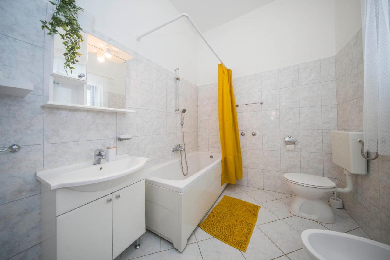 3 Bedroom Apartment Antonio Kastela Dış mekan fotoğraf